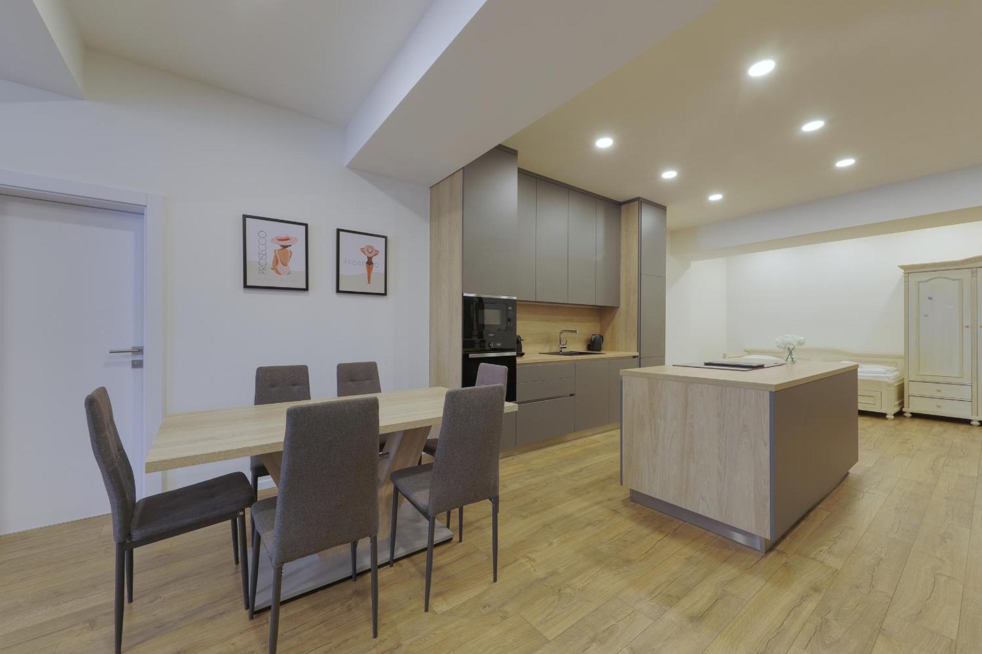 Shone Apartment Old Town 2 Bedroom Bratislava Exteriér fotografie