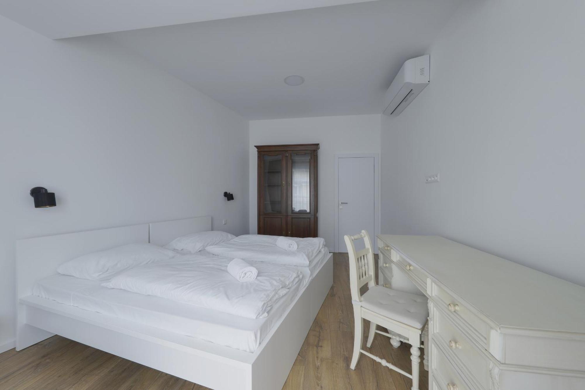 Shone Apartment Old Town 2 Bedroom Bratislava Exteriér fotografie
